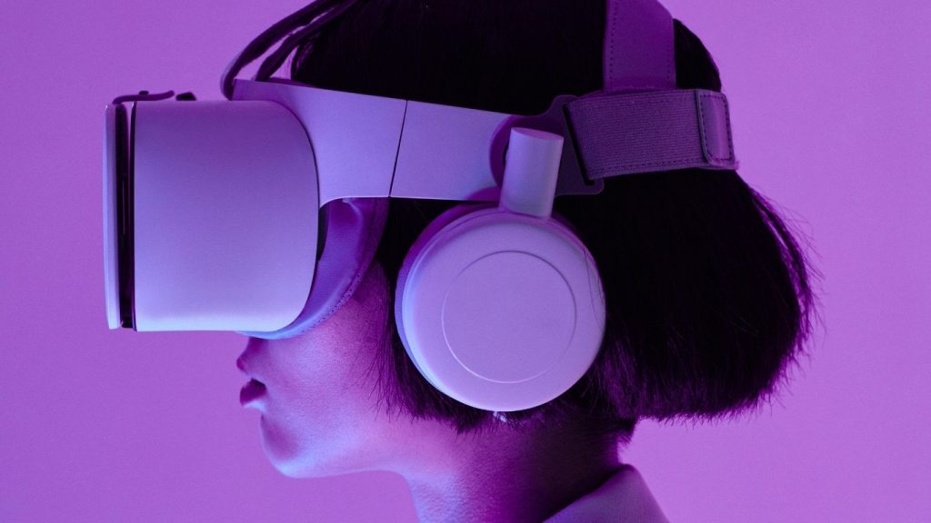 masa-depan-pariwisata-batam-dengan-vr-dan-ar-sebagai-penopang-industri-perhotelan